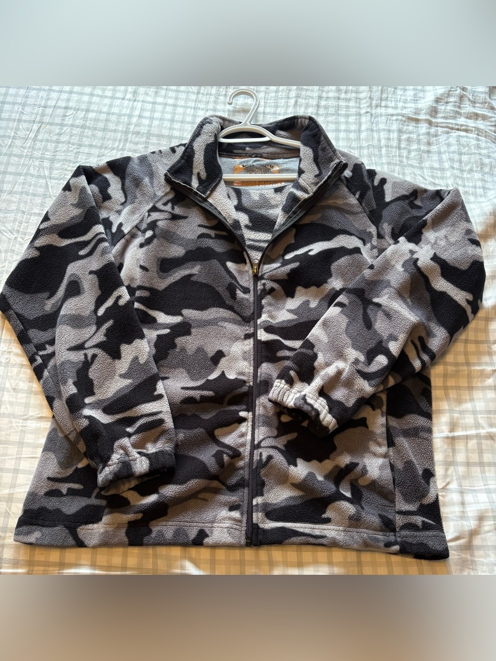 ✨✨Grey Camo Fleece Jacket Size L✨✨